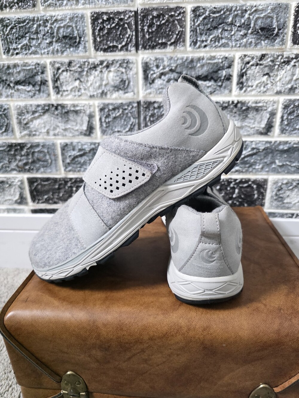 Topo Rekover Women''s Gray Slip-On Athletic Shoes Size 10 - Picture 4 of 7